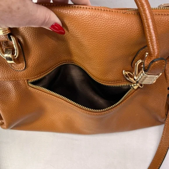 Chic Brown Leather Shoulder Bag - Picture 11 of 15